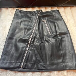 Express faux leather skirt - size 6